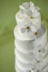 white+floral+cake+simple+pretty+via+bride.ca